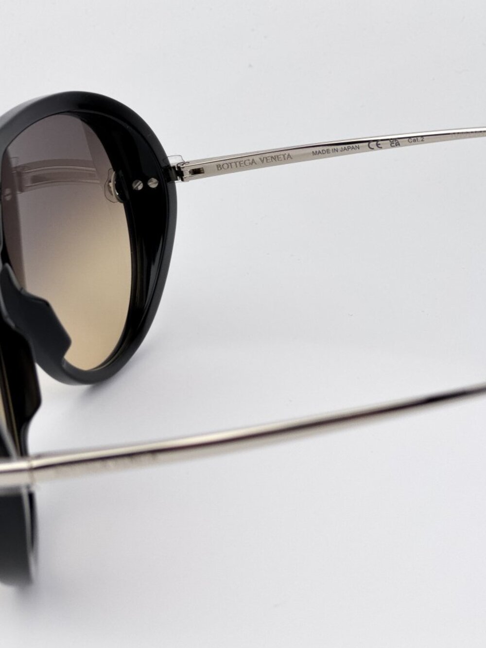 Bottega Veneta BV1273S 010 Sunglasses Black Silver Oversize Pilot Brown Gradient - Picture 7 of 9